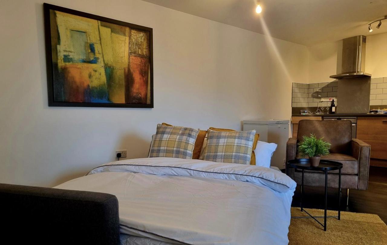 Spacious London Apartment 5 Min Walk To Leytonstone Underground Station And 5 Stops To Zone 1 Exterior photo